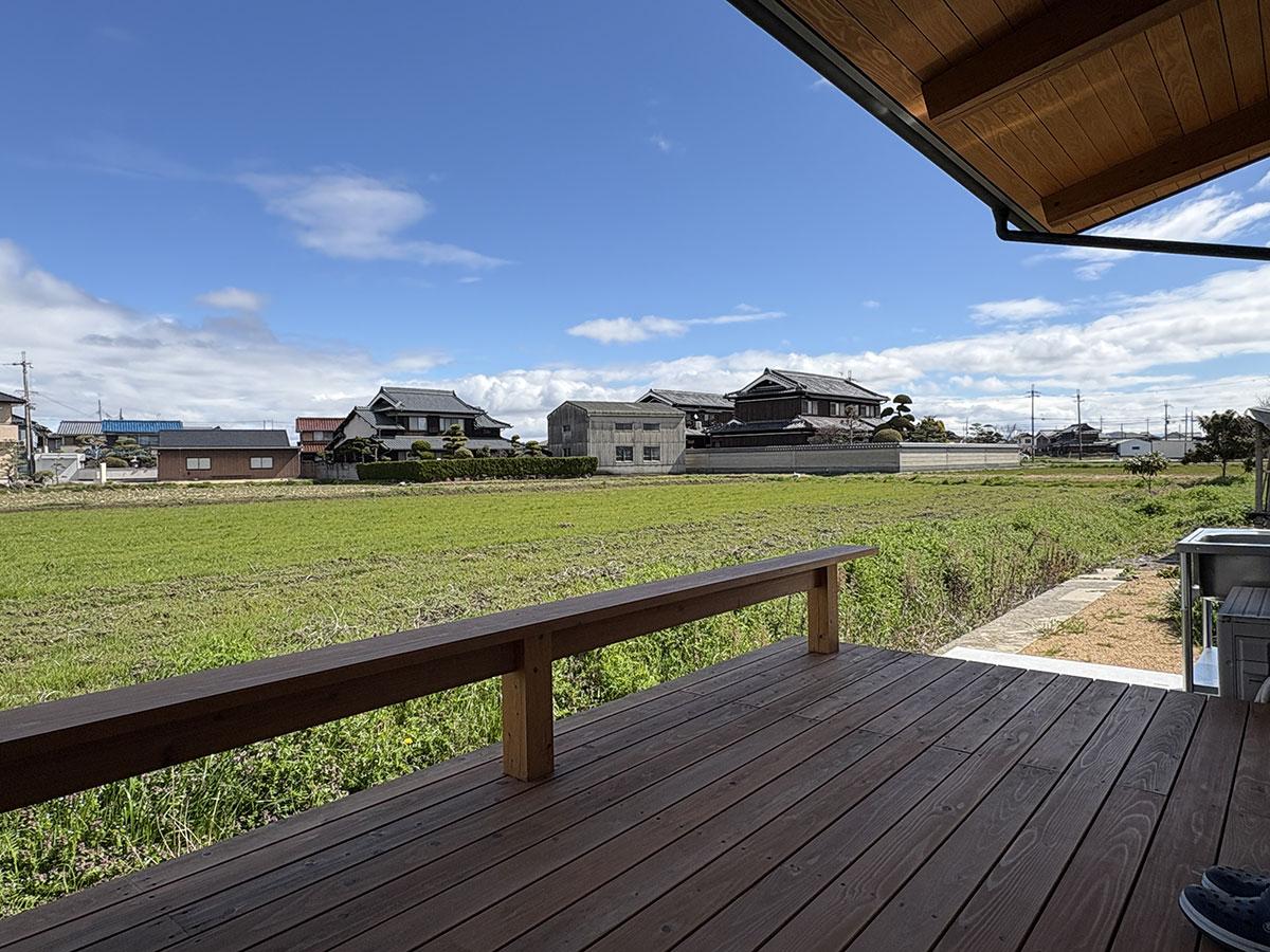 加古郡稲美町加古の売買物件/ウッドデッキからのファームビュー