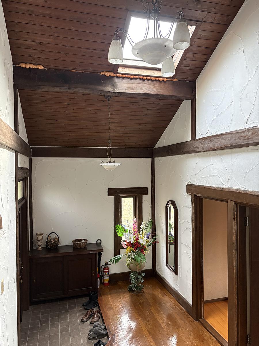 佐用郡佐用町下徳の売買物件/玄関は天井高もあって開放感十分