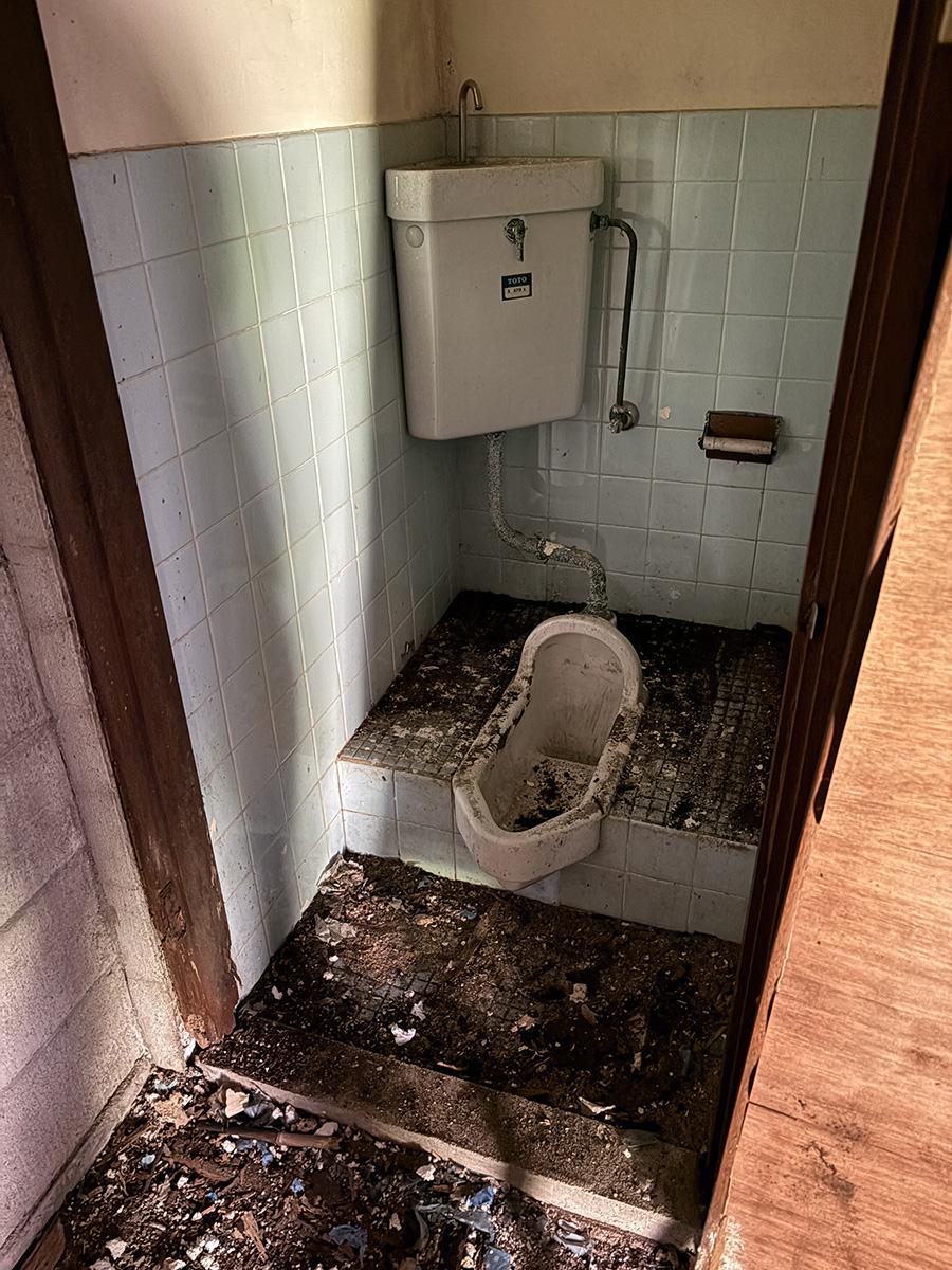 明石市藤江の賃貸物件/地下室のトイレ