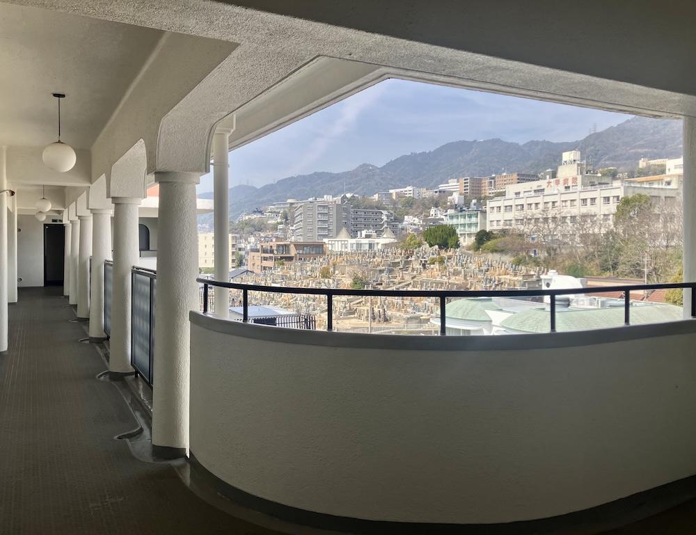 神戸市東灘区御影山手の賃貸物件/まるで城の回廊を思わせるような雰囲気。