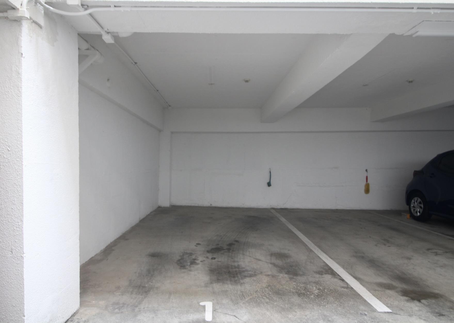 神戸市東灘区御影山手の賃貸物件/嬉しい屋根付き駐車場。