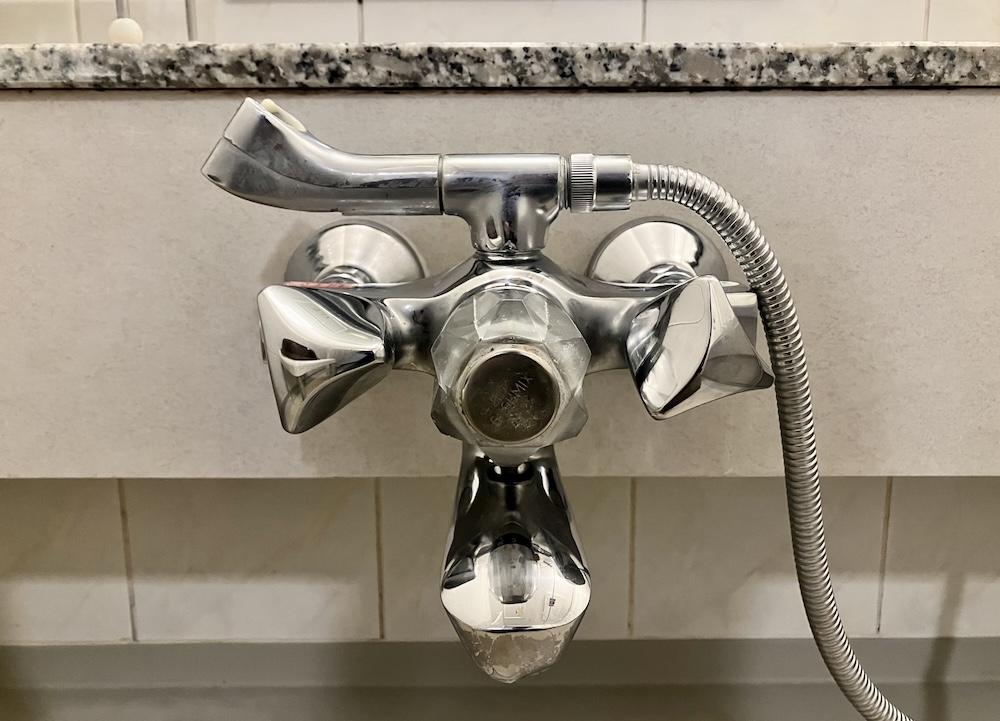 西宮市桜町の売買物件/グローエのスタイリッシュな水栓。