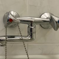 西宮市桜町の売買物件/このカクカクした水栓、好みです。