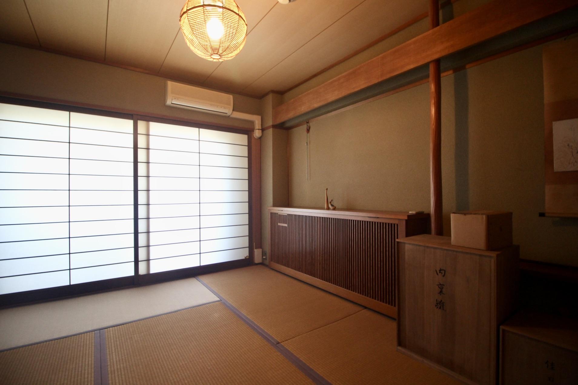 芦屋市平田町の売買物件/本格的な和室。