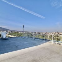 芦屋市平田町の売買物件/物干し場のある屋上からの眺めも絶景。