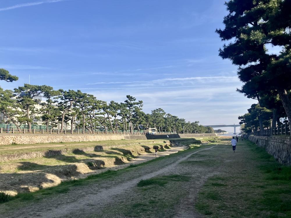 芦屋市平田町の売買物件/ここの散歩が日課になること間違いなし。