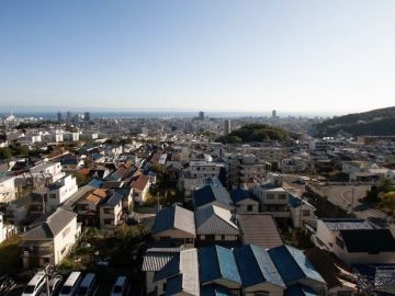 神戸市長田区高取山町の売買物件/青いスクリーンを眺めながら