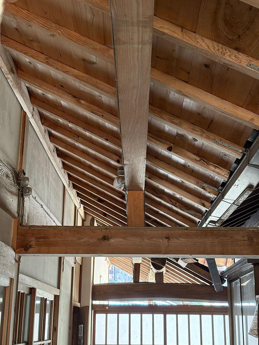 丹波市市島町北岡本の売買物件/通し土間の天井