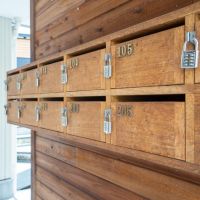 宝塚市高司の賃貸物件/木製の集合ポスト