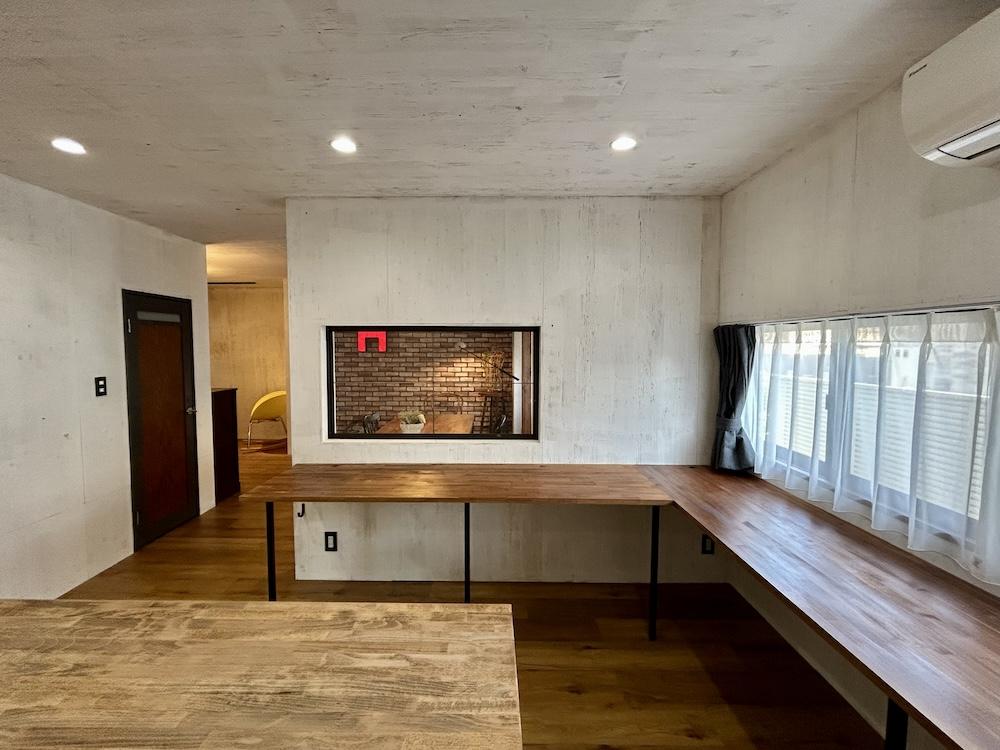 神戸市兵庫区荒田町の賃貸物件/作業スペースとミーティングスペースがゆるやかにつながるオフィス