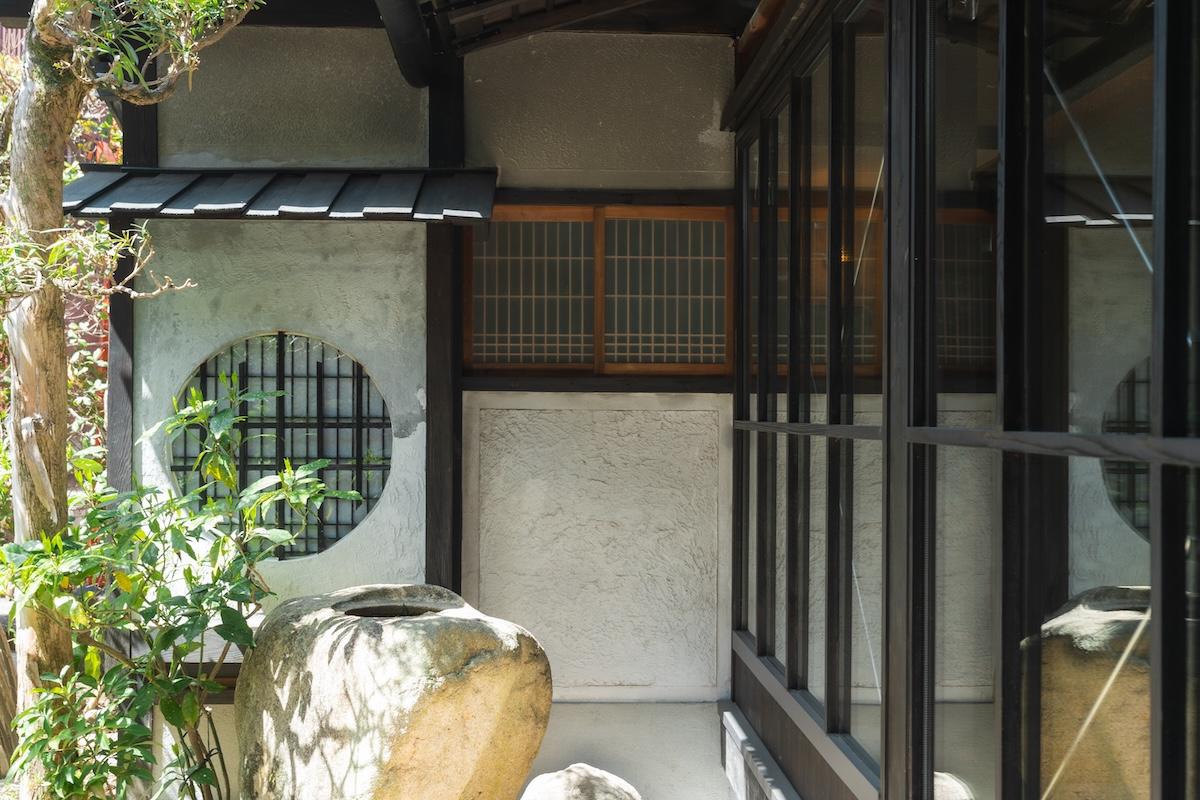 三田市三田町の賃貸物件/趣きある丸窓