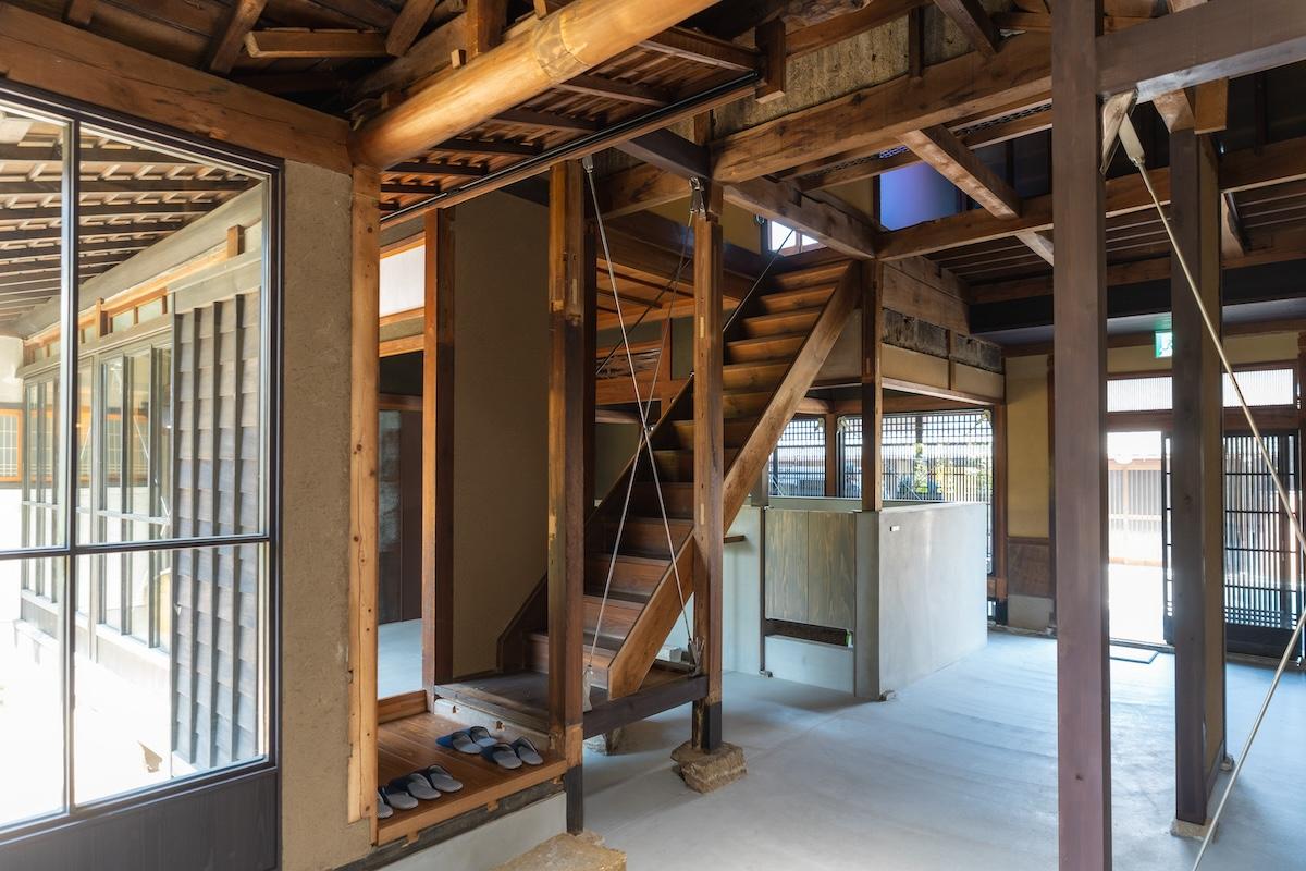 三田市三田町の賃貸物件/木造架構をあらわしにした内装
