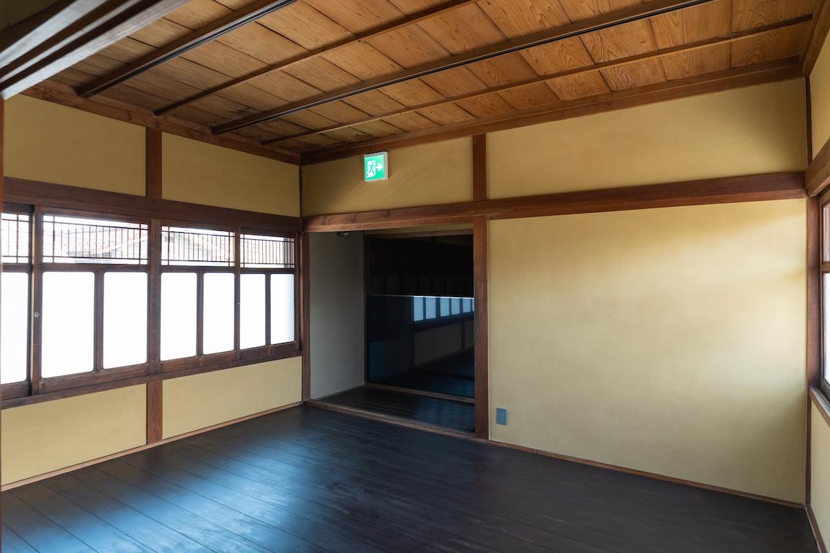 三田市三田町の賃貸物件/特徴的な窓から明るい光が差します