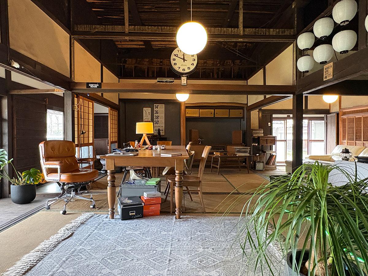 丹波篠山市北嶋の売買物件/母屋和室。現在はご近所の団欒の場に使っているとのこと。