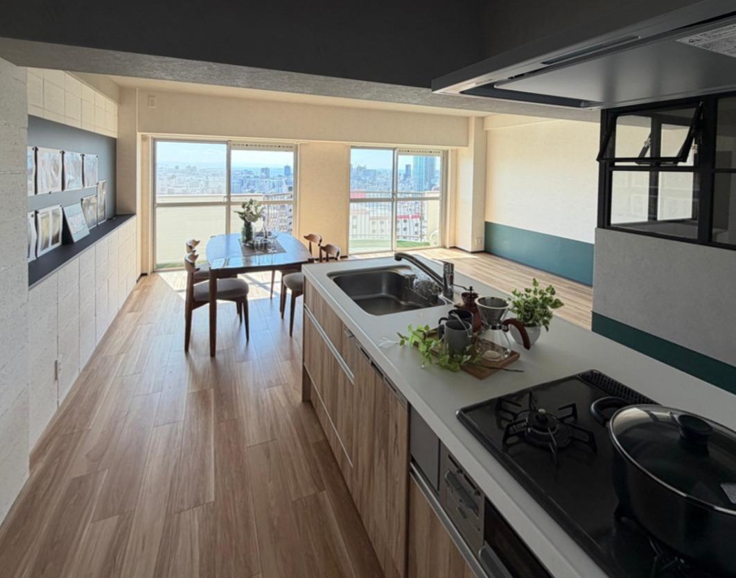 神戸市中央区葺合町蝉山の売買物件/キッチンからもいい眺め