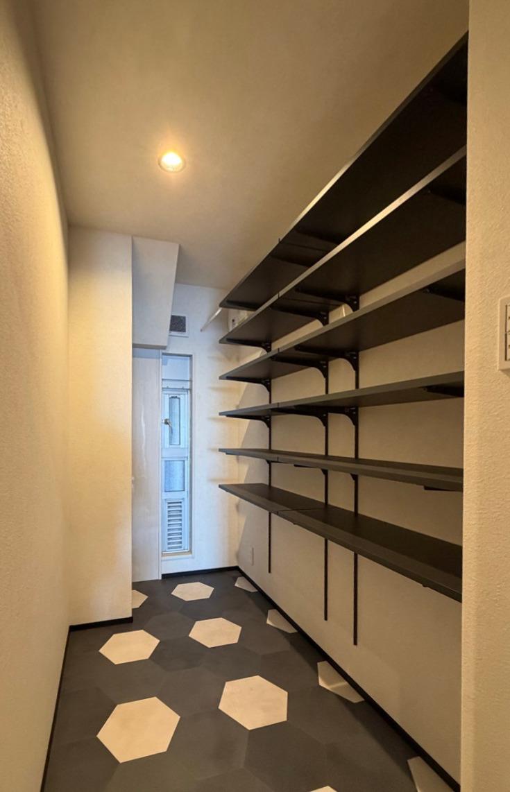 神戸市中央区葺合町蝉山の売買物件/広い土間に大きいシューズインクローゼット