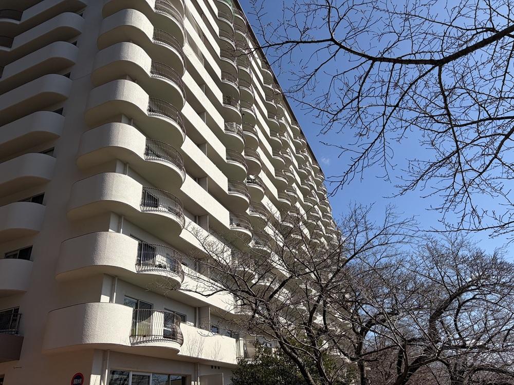 神戸市中央区葺合町蝉山の売買物件/重厚感ある外観