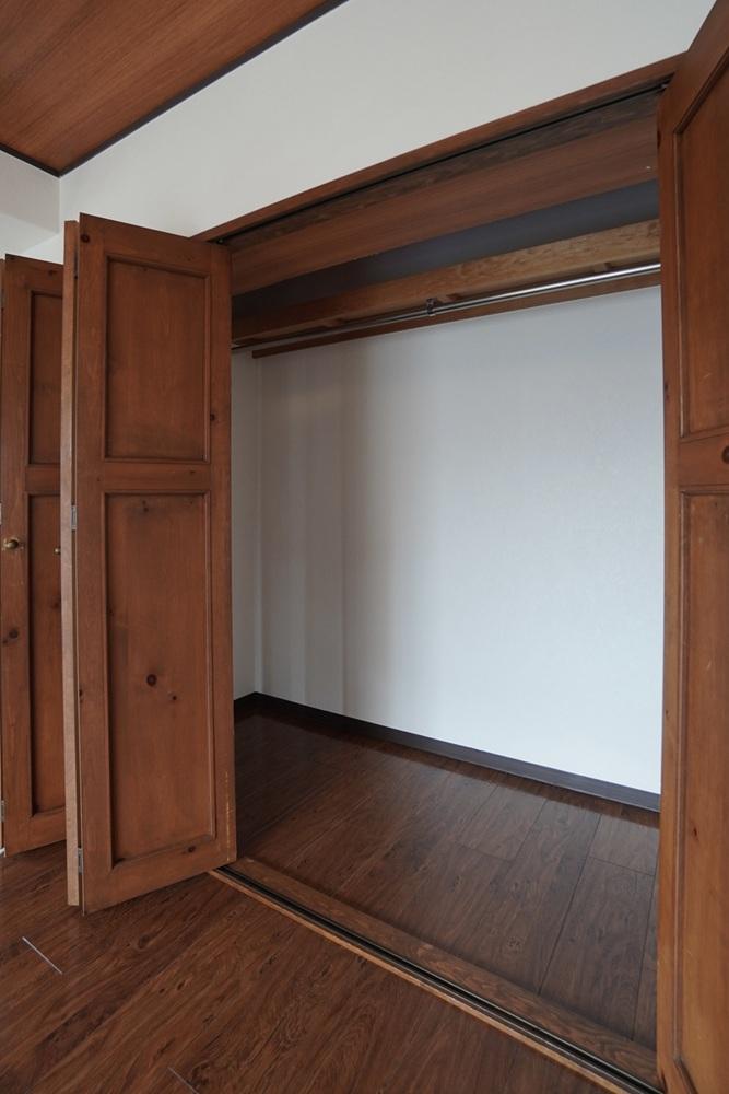 西宮市南越木岩町の賃貸物件/しっかり奥行きのあるクローゼット