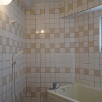 西宮市南越木岩町の賃貸物件/浴室にもタイルが