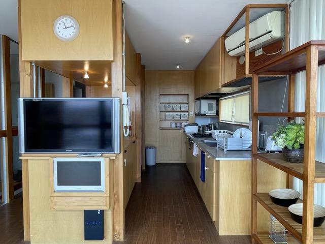 神戸市西区前開南町の売買物件/明るく使いやすそうなサイズのキッチン