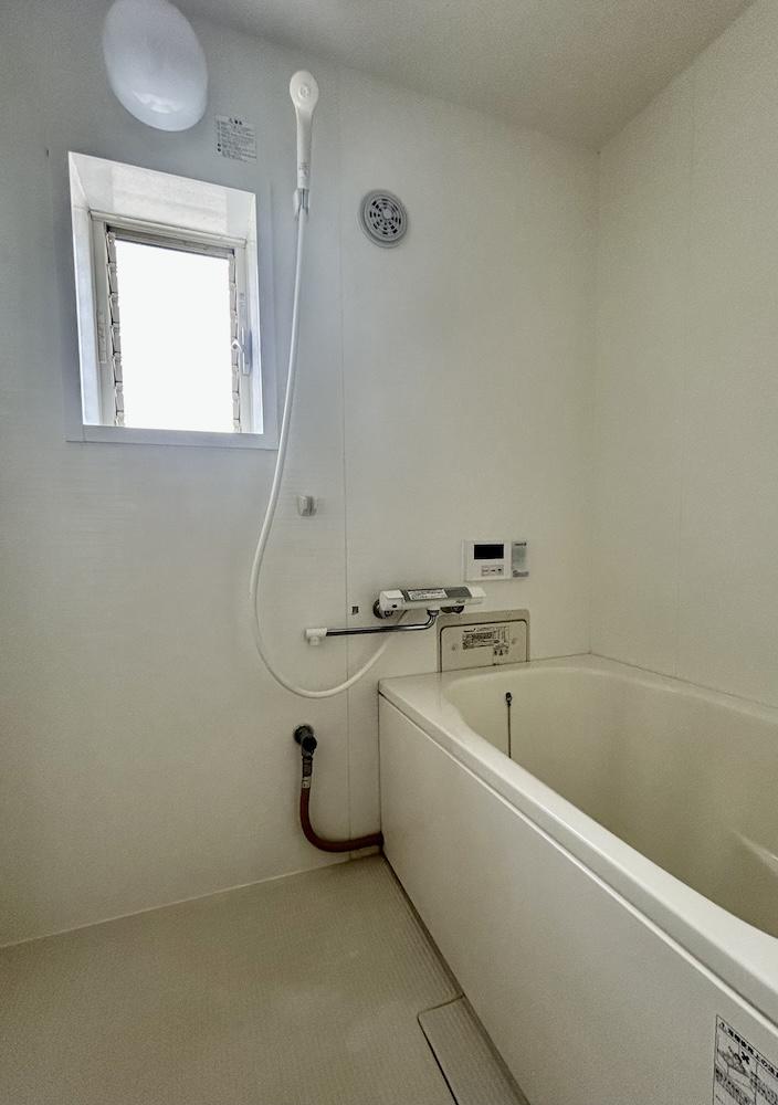 神戸市須磨区高倉台の売買物件/2022年に水回りを一新。お風呂も清潔感があります。