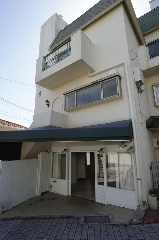 神戸市中央区北野町の賃貸物件/レトロな外観。