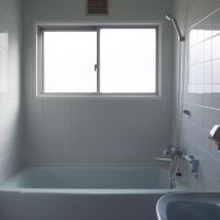 神戸市中央区北野町の売買物件/レトロタイルが残る、外国人仕様のバス・トイレ一体型（7階）