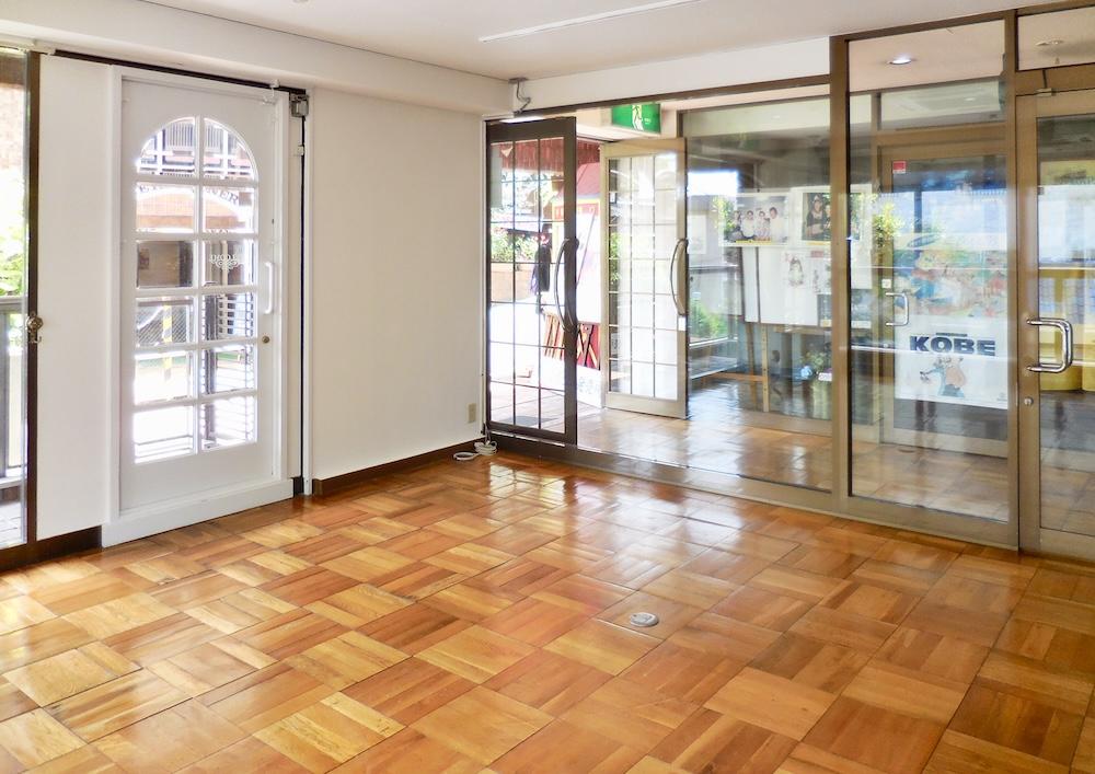 神戸市中央区北野町の売買物件/視認性も良好な2階店舗区画（5月末退去予定）