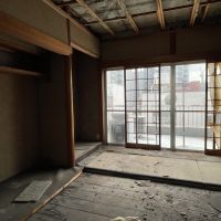 姫路市古二階町の賃貸物件/４階、この掃き出し窓からバルコニーに出ます