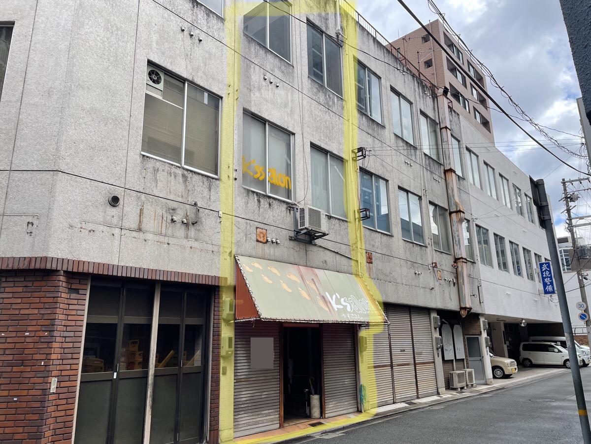 姫路市古二階町の賃貸物件/左手から二番目の庇のついた区画が今回のお目当て