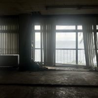 神戸市垂水区塩屋町の売買物件/荒廃した2階食堂から望む、オーシャンビュー。