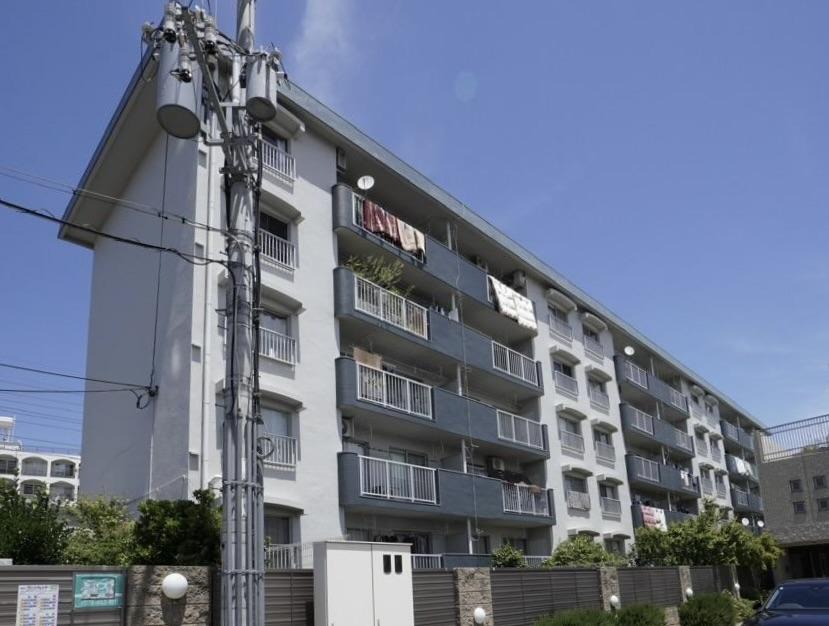 神戸市東灘区本山北町の売買物件/岡本ではあまり見かけない団地型マンション。