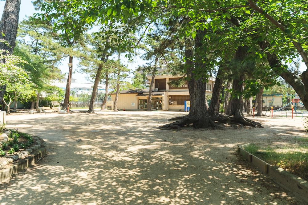 西宮市松並町の賃貸物件/すぐ隣の公園がとても雰囲気GOODです