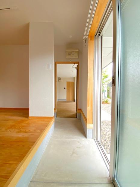 宝塚市高司の賃貸物件/土間玄関は植物を置くのもよさそう