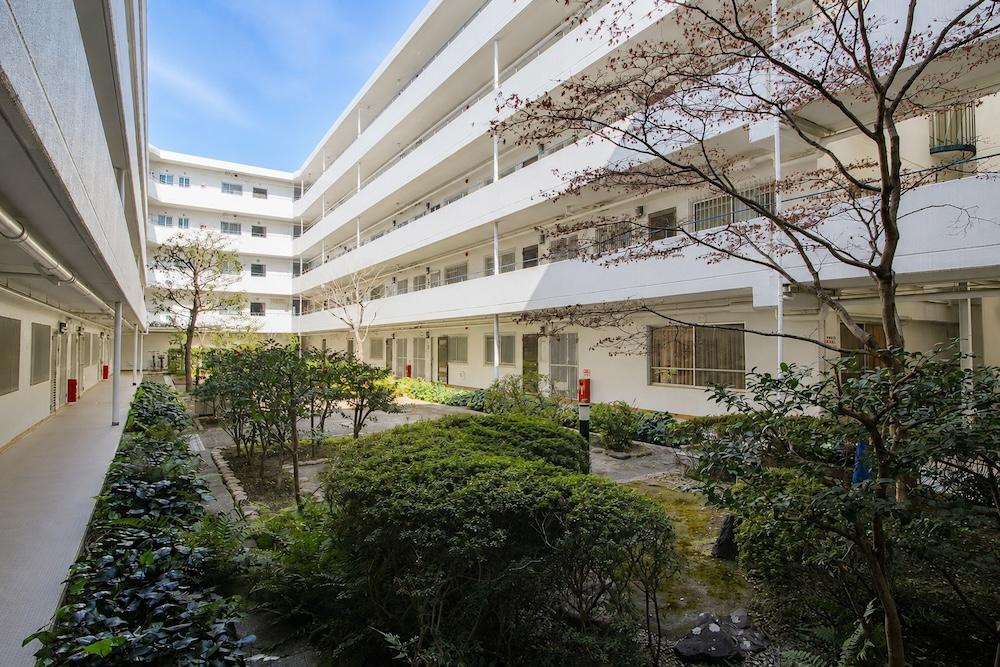 神戸市東灘区住吉山手の売買物件/共用部とは思えない豊かな空気感。