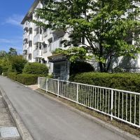 神戸市須磨区神の谷の売買物件/周辺の緑は綺麗に整えられています。