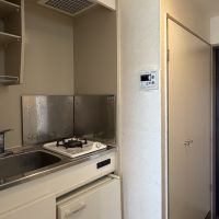 西宮市大畑町の賃貸物件/キッチンは最小限ですが、冷蔵庫もついてます