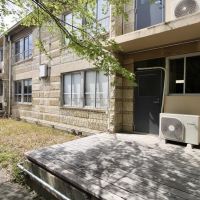芦屋市宮塚町の賃貸物件/1階にはウッドデッキがあり、庭では畑作りもお楽しみいただけます。
