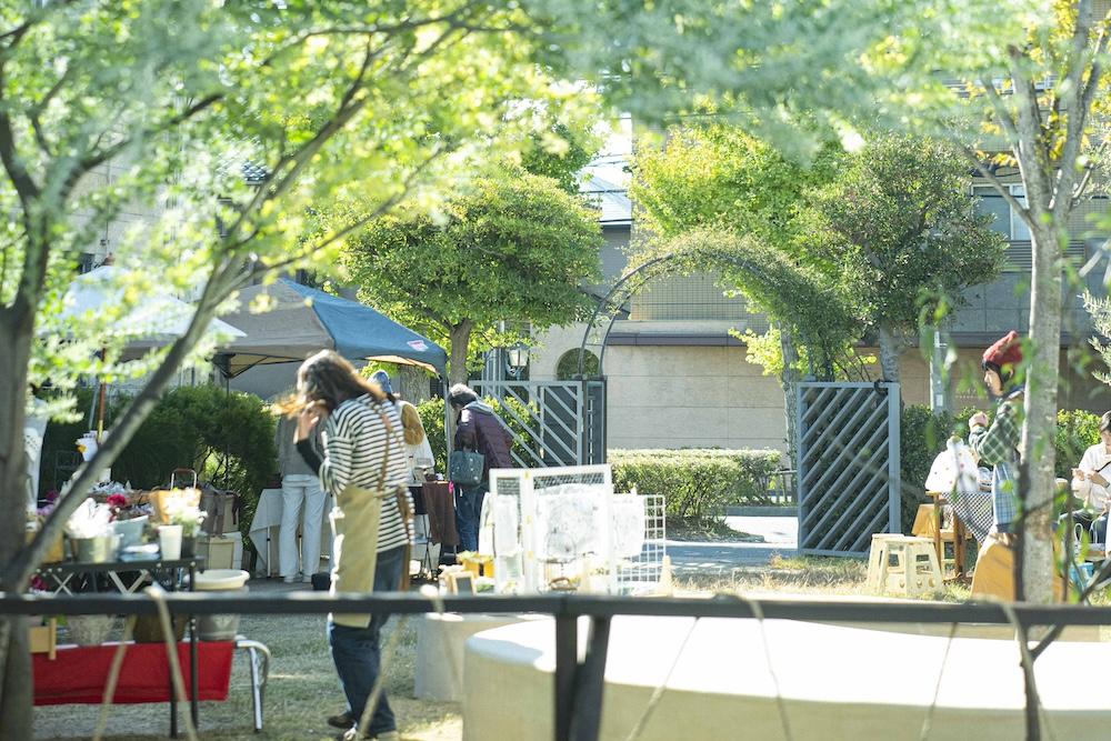 芦屋市宮塚町の賃貸物件/定期的にマルシェイベントやワークショップなどが開催される広場