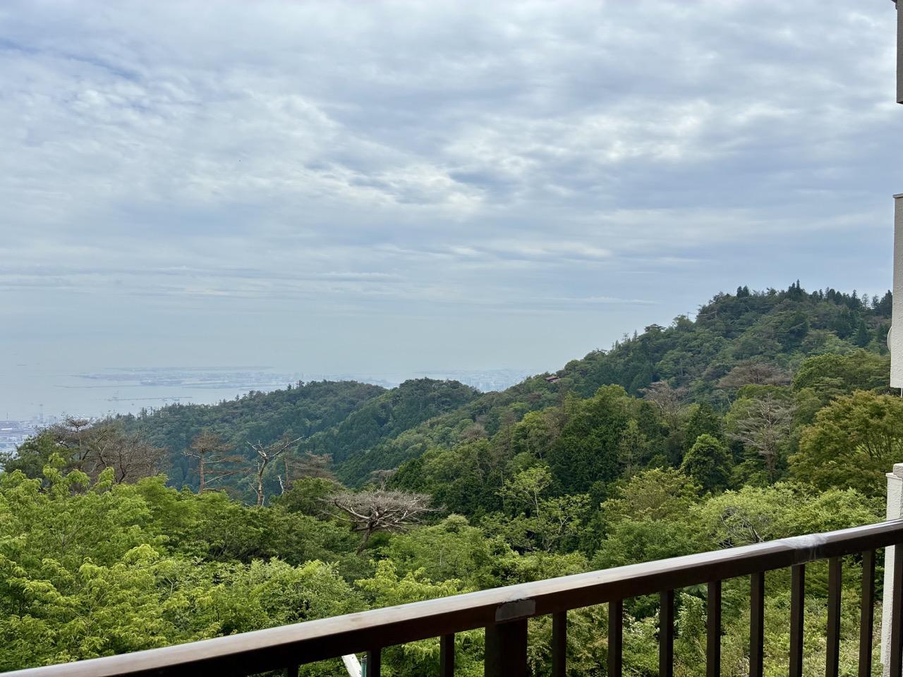 神戸市灘区六甲山町西谷山の売買物件/山と海、バルコニーからの眺望