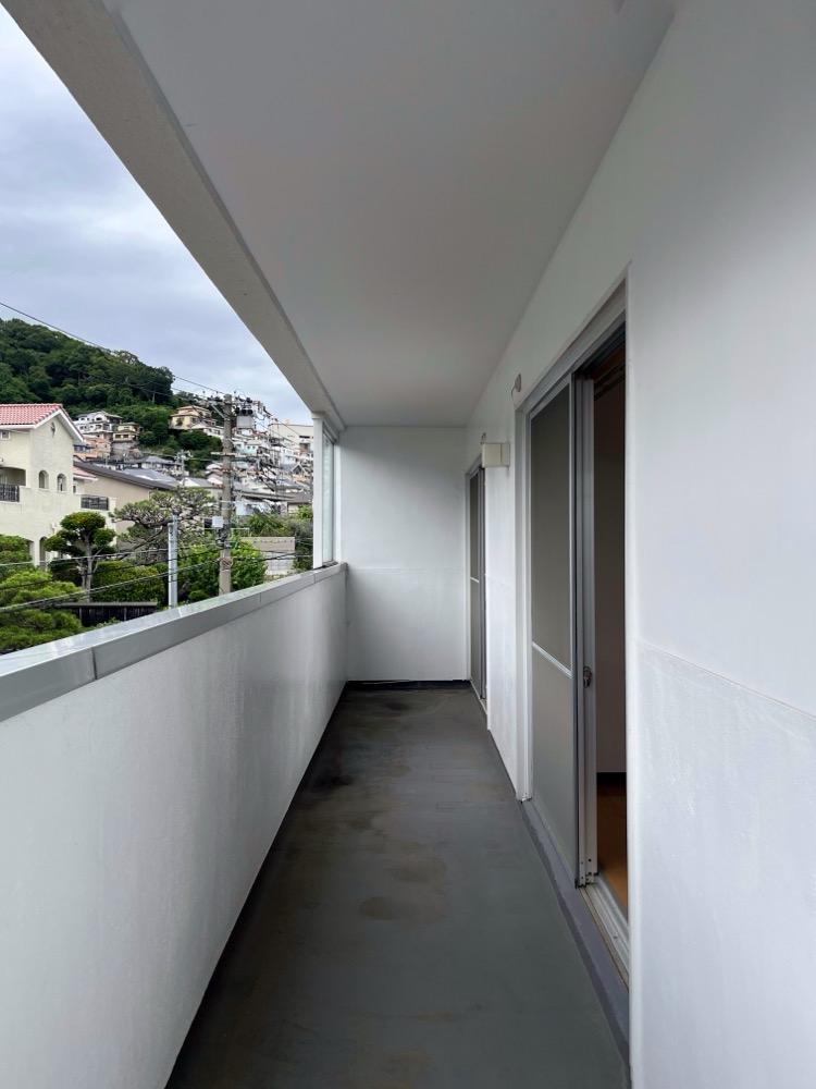 神戸市東灘区本山北町の賃貸物件/北側のバルコニー。
