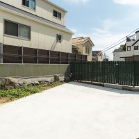 神戸市中央区北野町の賃貸物件/植栽工事はこれから。庭にテラス席を設けることも可能です。