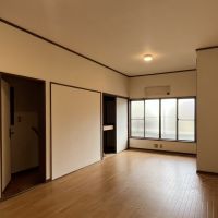 神戸市灘区寺口町の売買物件/2階はシンプルな空間。このままでも、こだわっても。
