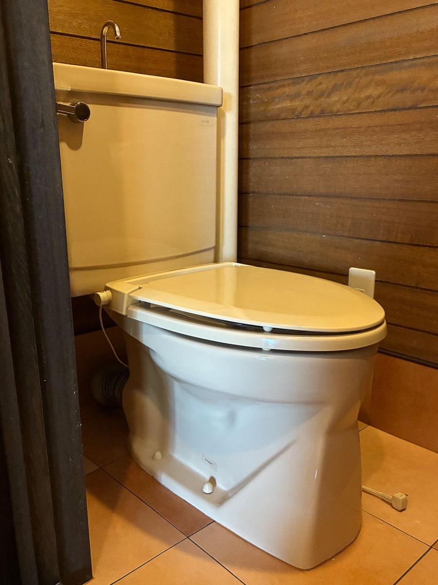 神戸市灘区六甲山町西谷山の売買物件/トイレ