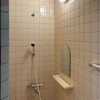 神戸市灘区六甲山町西谷山の売買物件/タイル張りのお風呂、小さいながらも浴槽が奥に。
