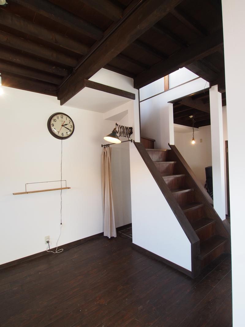 神戸市垂水区塩屋台の売買物件/１階階段