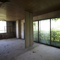 神戸市垂水区塩屋町の売買物件/2階。わかりにくいが東＋南窓から海
