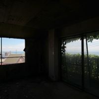 神戸市垂水区塩屋町の売買物件/3階。東〜南に海が余裕で見渡せる