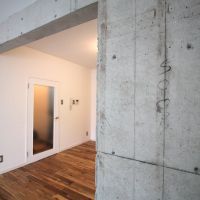宝塚市野上の賃貸物件/躯体壁には墨出し跡が残る