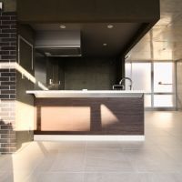 西宮市松原町の賃貸物件/部屋の中心にカウンターキッチン